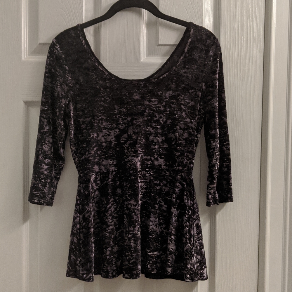 NWT M Velvet silver and black peplum top